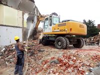 house-demolitions-549667_1280